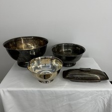 Lotto di ciotole e porta burro