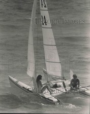 1986 Press Photo Florida-Young sailors enjoy catamaran on the Gulf Coast..