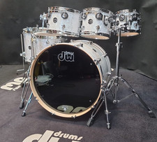 DW Performance Drumset White