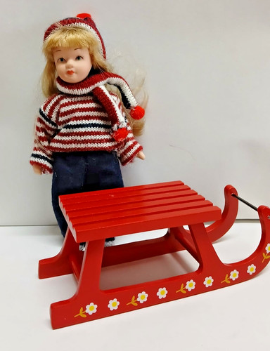 Bambina con slittino - bambina,