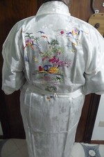 Kimono vintage in rajon bianco ricamato a mano. Taglia M.