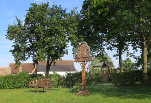 Photo tilbrook village - photo, a3