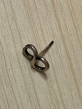 SILVER NUMBER 8 SHAPE EARRING