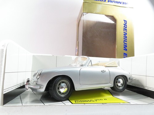 Bburago playbear porsche - 1:18,