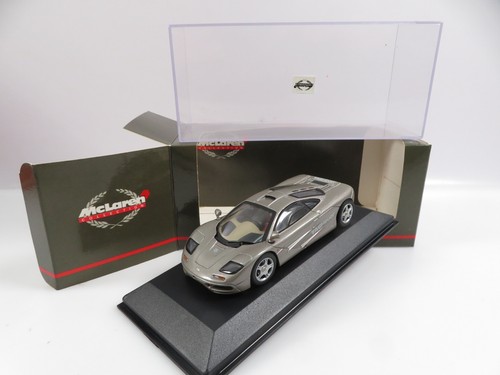Minichamps 530133433 - 1:43,