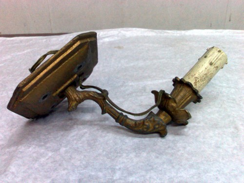 Applique ferro dorato e - in,