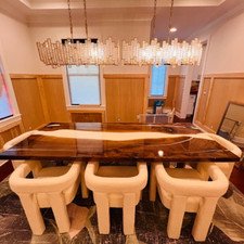 Nuovo tavolo da pranzo in