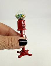 Distributore di gomme da