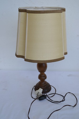 Vecchia lampada tavolo in - lampada,