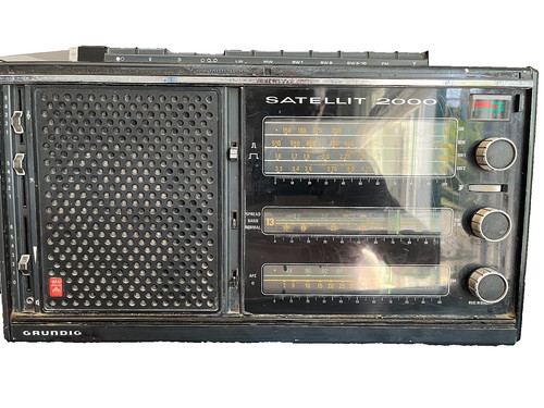 Grundig satellit 2000 non - grundig,