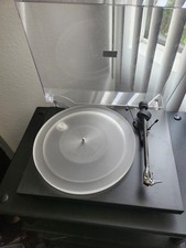 Pro-Ject Debut Carbon