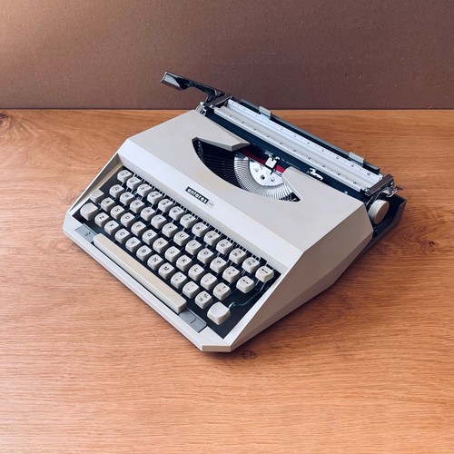 Antares capri typewriter case - antares, typewriter/case