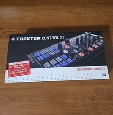 Native Instruments Traktor Kontrol X1 MK1 DJ Controller USB con scatola manuali Amd