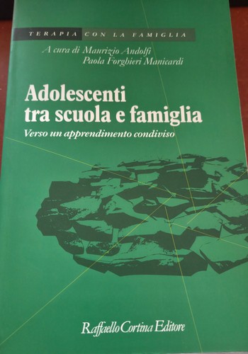 Adolescenti tra scuola - adolescenti,