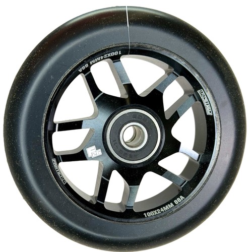 F26 base stunt - base, scooter
