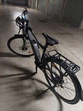 Bicicletta pedalata assistita da uomo usata