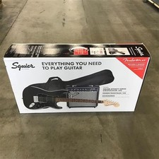 PACCHETTO CHITARRA SQUIER BY FENDER AFFINITY STRATOCASTER HSS CON AMPLIFICATORE FRONTMAN 