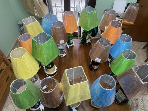 Lampade fatte con bottiglie - con,