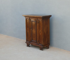 Antico mobiletto credenza ad un'anta in noce, intarsiato, fine '600 - L 82 cm!
