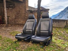 Sedili anteriori in pelle nera