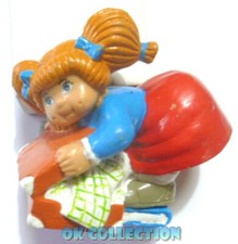 CAMILLA CAMILLINA SEBINO 1984 con baule - personaggio pvc circa 7 cm