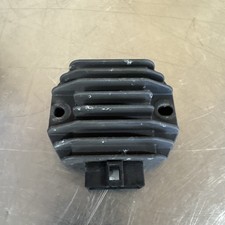 regolatore di tensione