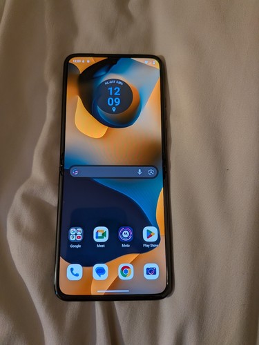 Motorola razr 2023 - razr+,