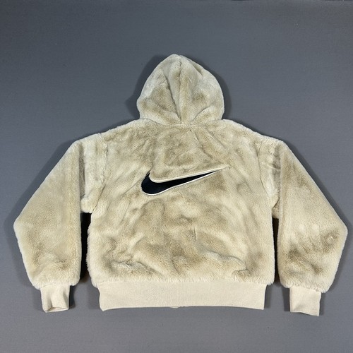 Nike sportswear essentials - nike,
