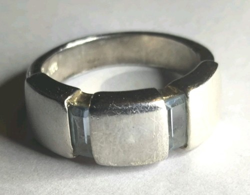 Anello antico con pietre