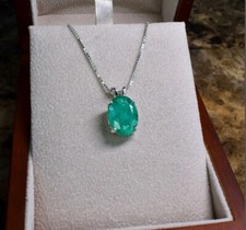 Collane con smeraldo naturale