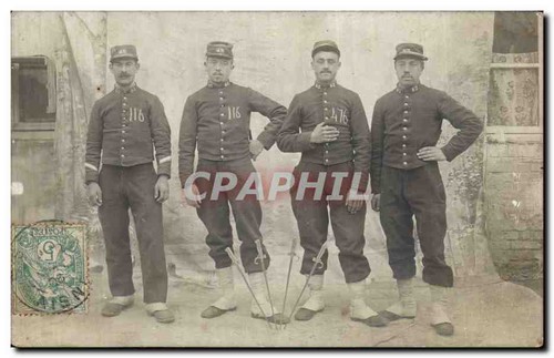 Quatre sapeurs pompiers - sapeurs-pompiers, —