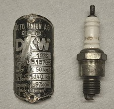 DKW RT 100 98 targa targhetta identificativa e vecchia candela motore