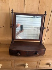 Specchio da toeletta