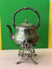 Antica caffettiera argentata con punzoni