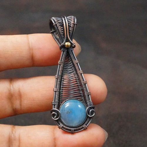 Collana con ciondolo fatto - , a