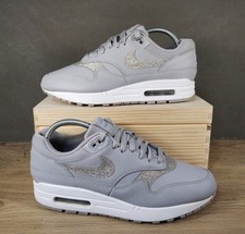 Rare scarpe da ginnastica Nike