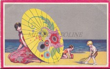 DONNA E BAMBINI CON OMBRELLONE SULLA SPIAGGIA - Cartolina 1931 Degami