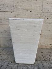 Vaso quadrato in resina Giglio