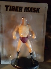 UOMO TIGRE TIGER MASK STATUINE