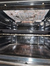 cucina 4 fornelli a gas e un