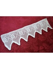 BORDO / PIZZO REALIZZATO A MANO AD UNCINETTO 72x20 cm