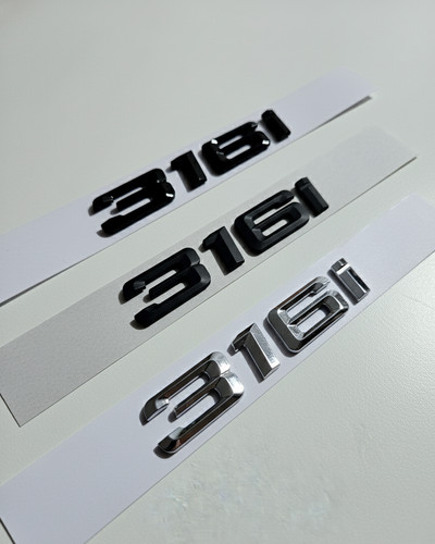 Emblema 316i nero