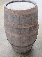 Botte in legno antica per vino artigianale vintage d'epoca prima metà del '900