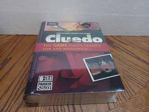Cluedo bookshelf game parker - cluedo,