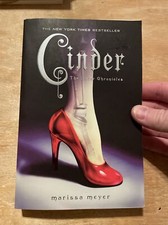 Cinder by Marissa Meyer
