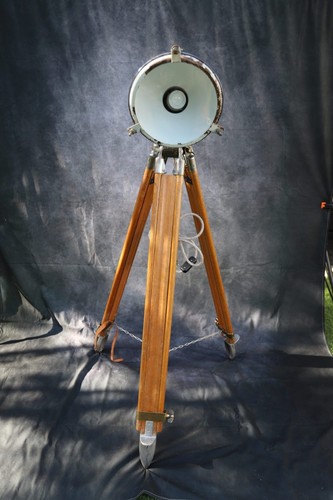 Lampada terra treppiede - da,