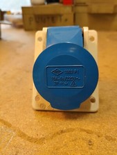 ILME PE1663PI  presa industriale femmina 1663 PI 16A-6h  220V