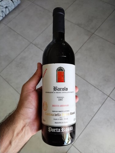 Bottiglia vino rosso barolo - bottiglia,
