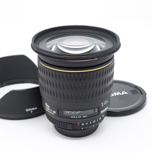 Sigma 20mm ex - 20mm, f/1.8