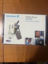 Cellulare vintage Ericson con due caricabatteria